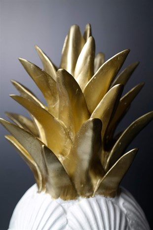 Beyaz Deniz Kabuğu Desenli  Gold Detaylı Polyresin Dekoratif Ananas Biblosu