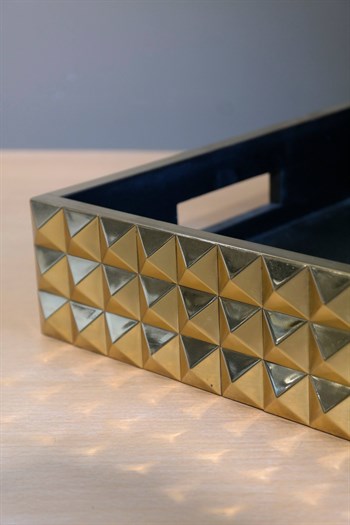 Gold Renk Prizma Desenli Metal Dış Gövde Dikdörtgen Ahşap Tepsi Dekoratif Tepsi