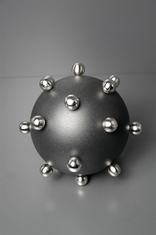 Gümüş Detaylı Siyah Metal Dekoratif Küre Büyük 18 Cm