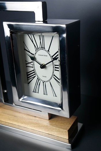 Gümüş Metal Çerçeveli Masaüstü Analog Saat 39 Cm Masa Saati