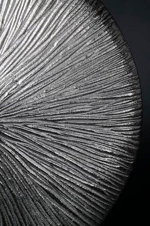 Gümüş Metal Presli Yuvarlak Disk Kabartma Desenli Dekoratif Obje 50 Cm Dekoratif Ev Aksesuarları