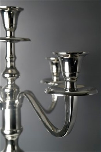 Gümüş Renk Metal 5 Kollu Uzun Ayaklı  Metal Şamdan Şamdan & Mumluk