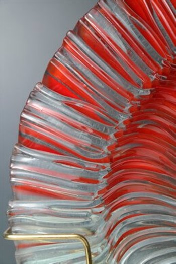 Kırmızı Cam Disk Siyah Kaideli  Büyük 28 Cm Obje & Biblo