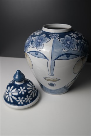 Mavi Çiçek Ve Göz Desenli Beyaz Seramik Küp 34 Cm Dekoratif Ev Aksesuarları