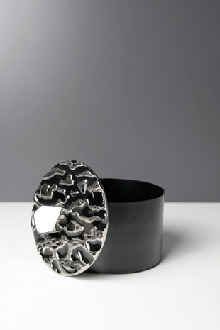 Metal Gümüş Detay Kapaklı Siyah Dekoratif Kutu