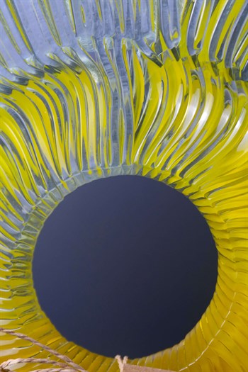Sarı Cam Disk Siyah Kaideli 28 Cm Dekoratif Obje