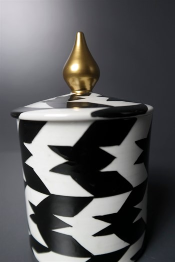 Silindir Kazayağı Desenli Gold Detaylı Siyah Beyaz Seramik Küp 17 Cm Dekoratif Küp