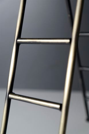 Siyah Düşünen Adam Bronz Metal Merdiven Kaideli Dekor 32 Cm Dekoratif Ev Aksesuarları