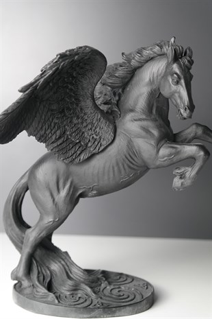 Siyah Şahlanan Pegasus Atı Kaideli Dekoratif Biblo 23 Cm Dekoratif Ev Aksesuarları